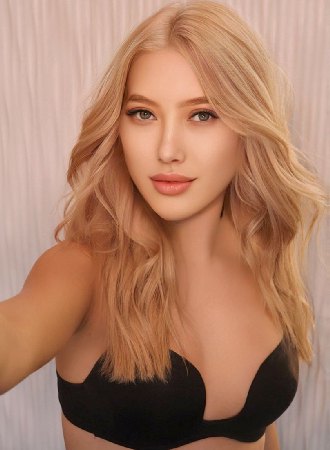 Selena_supergirl